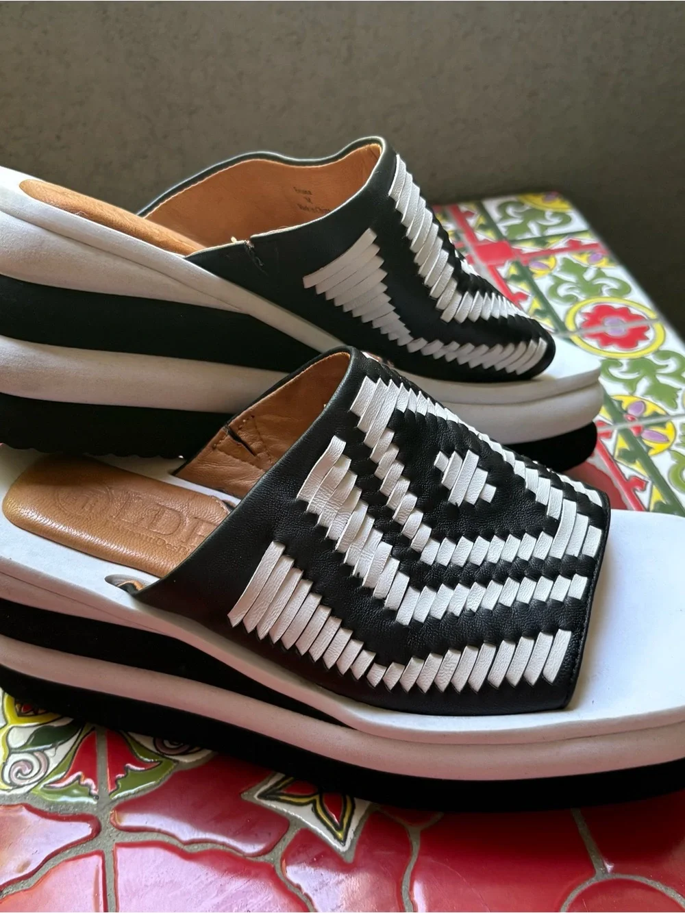 L'Amour des Pieds Eviana Black & White Platform Slide